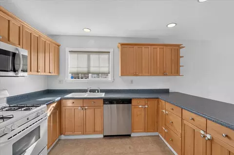 Kitchen - 3273 Michael Dr, Marina, CA 93933 photo 2 of 2
