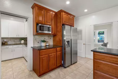 Kitchen - 166 N 17th St, San Jose, CA 95112 photo 6 of 7