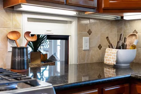 Kitchen - 166 N 17th St, San Jose, CA 95112 photo 5 of 7