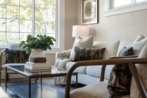 Living - 166 N 17th St, San Jose, CA 95112 photo 2 of 3