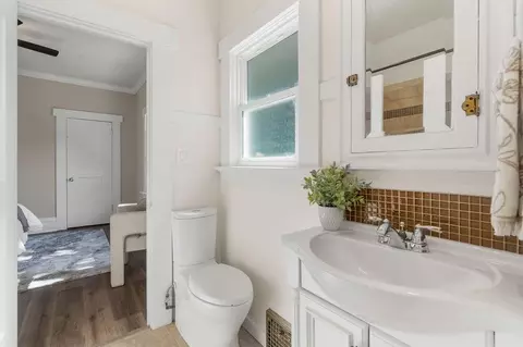 Bath - 166 N 17th St, San Jose, CA 95112 photo 4 of 4