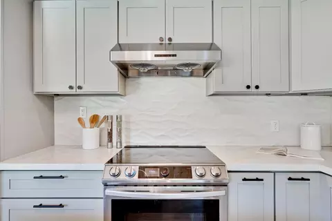 Kitchen - 855 Brookline Dr E, Sunnyvale, CA 94087 photo 6 of 7
