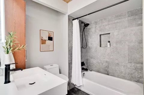 Bath - 855 Brookline Dr E, Sunnyvale, CA 94087 photo 4 of 5