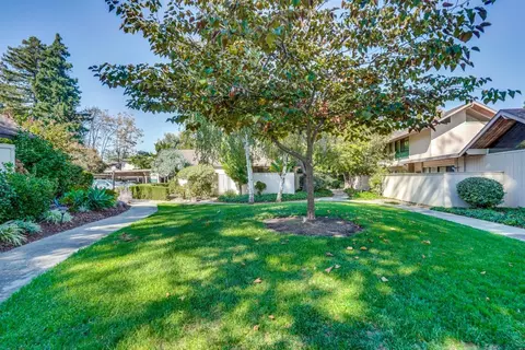 Exterior - 855 Brookline Dr E, Sunnyvale, CA 94087 photo 9 of 10
