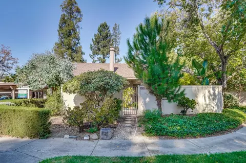 Exterior - 855 Brookline Dr E, Sunnyvale, CA 94087 photo 2 of 10