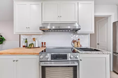 Kitchen - 1017 Sumac Dr, Sunnyvale, CA 94086 photo 9 of 9
