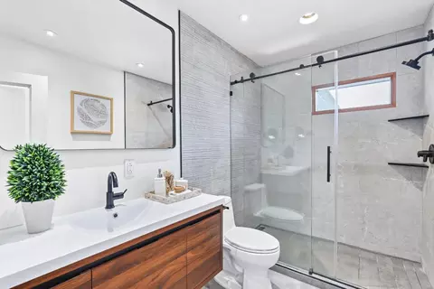 Bath - 1017 Sumac Dr, Sunnyvale, CA 94086 photo 6 of 7
