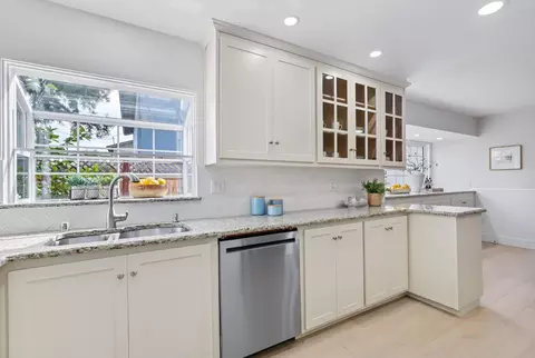 Kitchen - 1017 Sumac Dr, Sunnyvale, CA 94086 photo 6 of 9