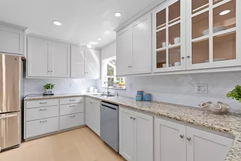 Kitchen - 1017 Sumac Dr, Sunnyvale, CA 94086 photo 3 of 9