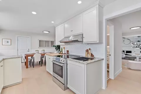 Kitchen - 1017 Sumac Dr, Sunnyvale, CA 94086 photo 5 of 9