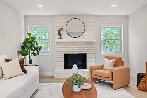 Living - 1017 Sumac Dr, Sunnyvale, CA 94086 photo 4 of 7
