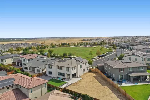 View/Area - 3057 Copley Dr, Tracy, CA 95377 photo 6 of 8