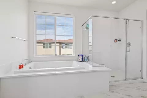 Bath - 3057 Copley Dr, Tracy, CA 95377 photo 7 of 7