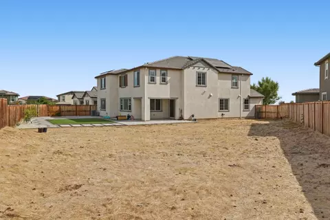 Exterior - 3057 Copley Dr, Tracy, CA 95377 photo 15 of 16