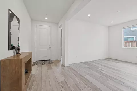 Entry Way - 3057 Copley Dr, Tracy, CA 95377 photo 3 of 13