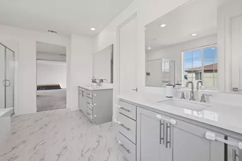 Bath - 3057 Copley Dr, Tracy, CA 95377 photo 6 of 7
