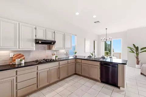 Kitchen - 211 Sunset Ct, Pacifica, CA 94044 photo 3 of 4