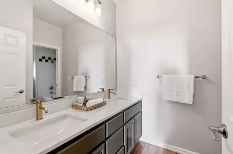 Bath - 211 Sunset Ct, Pacifica, CA 94044 photo 2 of 5