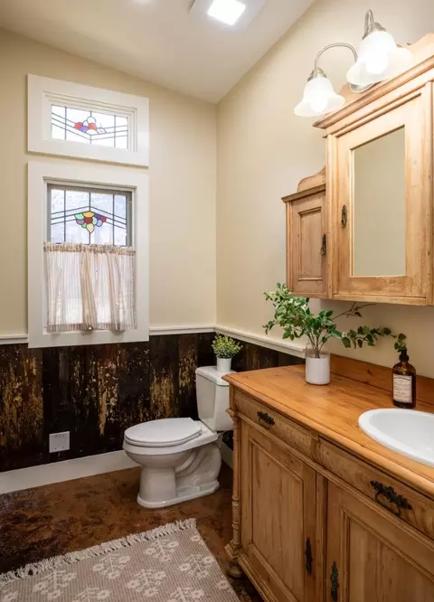 Bath - 5752 Freedom Blvd, Aptos, CA 95003 photo 10 of 10