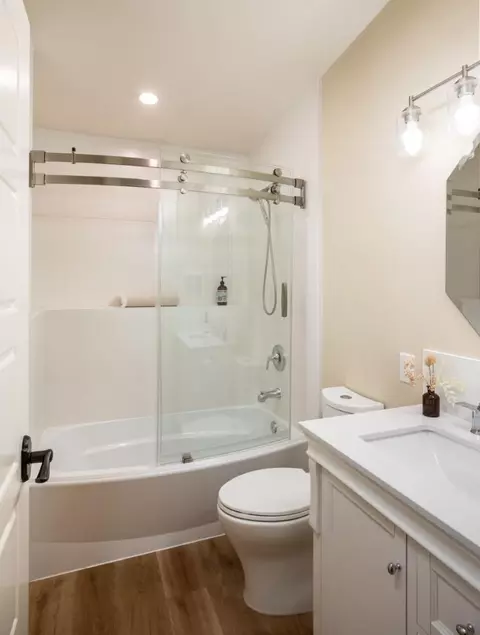 Bath - 5752 Freedom Blvd, Aptos, CA 95003 photo 8 of 10
