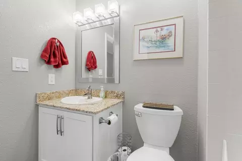 Bath - 966 Apricot Ave, Campbell, CA 95008 photo 2 of 4