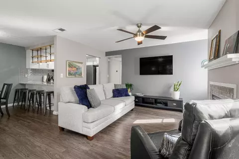 Living - 966 Apricot Ave, Campbell, CA 95008 photo 2 of 3