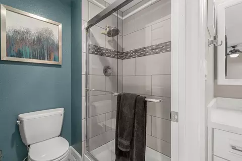 Bath - 966 Apricot Ave, Campbell, CA 95008 photo 4 of 4