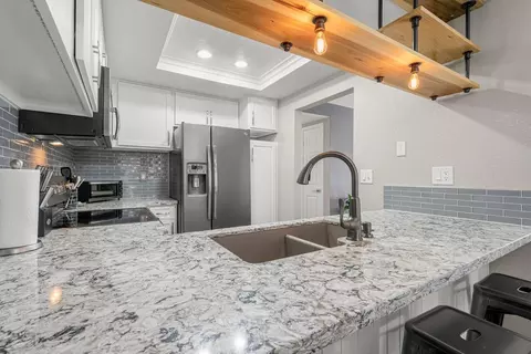 Kitchen - 966 Apricot Ave, Campbell, CA 95008 photo 4 of 5