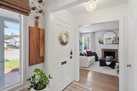Entry Way - 21968 Orange Ave, Castro Valley, CA 94546 photo 1 of 3