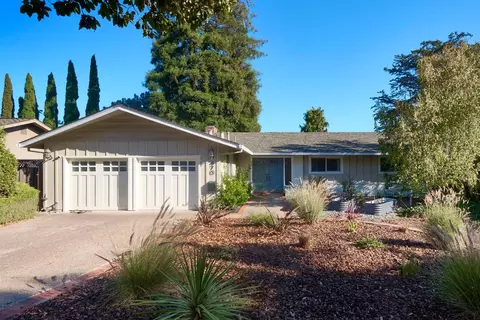 470 Martinsen Ct, Palo Alto, CA 94306