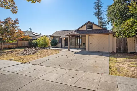1712 Anamor St, Redwood City, CA 94061