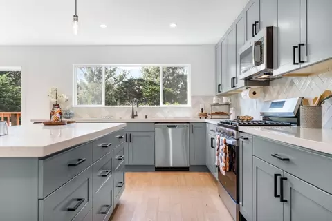 Kitchen - 580 Paloma Ave, Pacifica, CA 94044 photo 4 of 6
