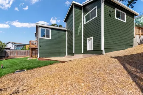 Exterior - 580 Paloma Ave, Pacifica, CA 94044 photo 6 of 8