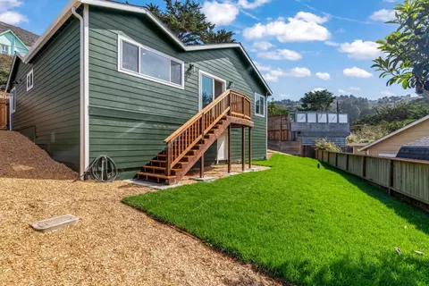 Exterior - 580 Paloma Ave, Pacifica, CA 94044 photo 5 of 8