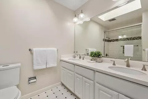 Bath - 3377 Filomena Ct, Mountain View, CA 94040 photo 2 of 5