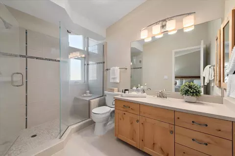 Bath - 137 Redding Rd A, Campbell, CA 95008 photo 2 of 3