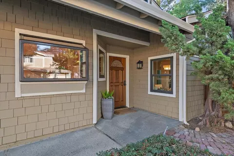 Exterior - 137 Redding Rd A, Campbell, CA 95008 photo 2 of 5