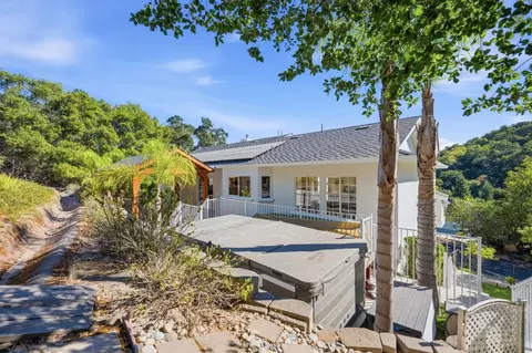 Exterior - 1885 Hollyhock Ln, Gilroy, CA 95020 photo 9 of 12