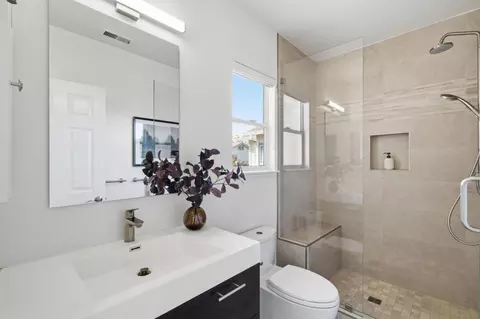 Bath - 540 Minton Ln, Mountain View, CA 94041 photo 1 of 5