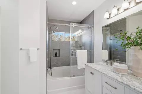 Bath - 540 Minton Ln, Mountain View, CA 94041 photo 4 of 5