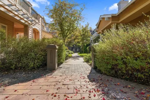 Exterior - 540 Minton Ln, Mountain View, CA 94041 photo 8 of 9