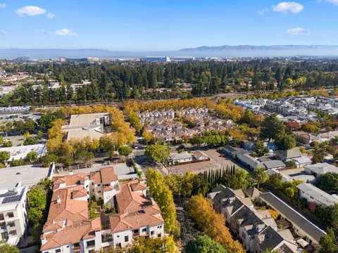 View/Area - 540 Minton Ln, Mountain View, CA 94041 photo 3 of 6