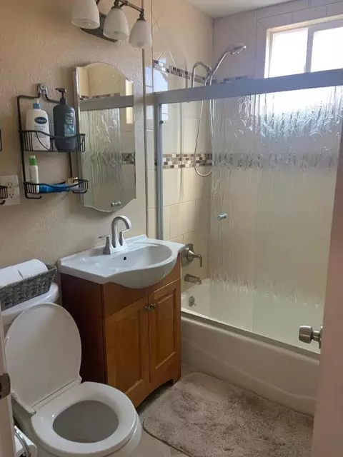 Bath - Hershey Way, Hayward, CA 94544 photo 2 of 2
