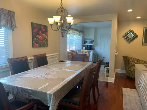 Dining - Hershey Way, Hayward, CA 94544 photo 1 of 2