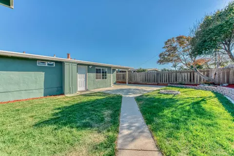 Exterior - 23 Harryette Dr, Salinas, CA 93905 photo 7 of 8