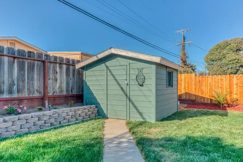 Exterior - 23 Harryette Dr, Salinas, CA 93905 photo 6 of 8