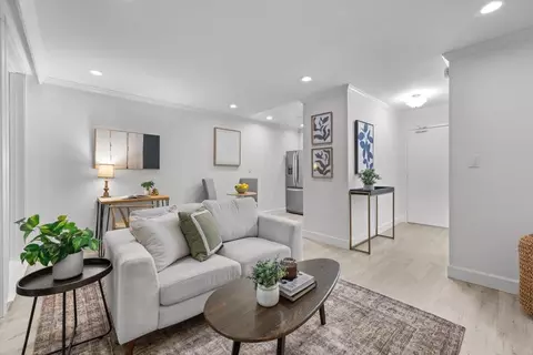 1614 Hudson 311, Redwood City, CA 94061