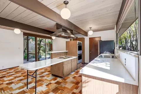Kitchen - 957 Eichler Dr, Mountain View, CA 94040 photo 3 of 4