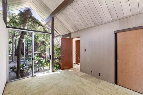 Bedroom - 957 Eichler Dr, Mountain View, CA 94040 photo 4 of 5