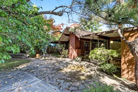 Exterior - 957 Eichler Dr, Mountain View, CA 94040 photo 7 of 7